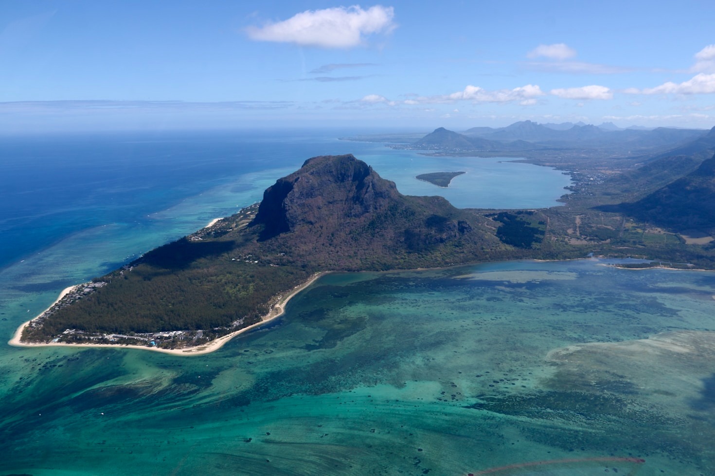 Top 10 Must-See Spots on Ile Aux Cerfs